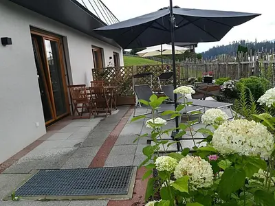 Ein Garten an der Unterkunft Appartement Viktoria