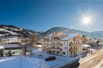 Ein allgemeiner Bergblick oder ein Berglick von der Pension aus