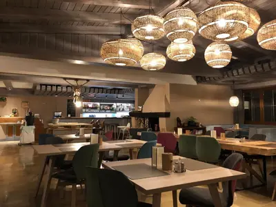Ein Restaurant oder anderes Speiselokal in der Unterkunft Lifesport Hotel Hechenmoos
