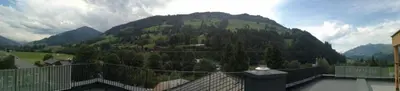 Ein allgemeiner Bergblick oder ein Berglick von der Pension aus