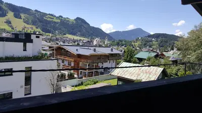 Ein allgemeiner Bergblick oder ein Berglick von der Pension aus