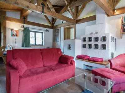 Ein Sitzbereich in der Unterkunft Apartment in Niedernsill near Zell am See Ski Lift