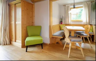 Ein Sitzbereich in der Unterkunft Haus Waldegg