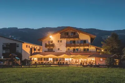 Ein allgemeiner Bergblick oder ein Berglick von des Hotels aus