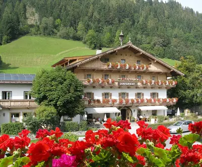 Naturlandschaft in der Nähe of country house