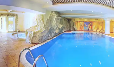 Der Swimmingpool an oder in der Nähe von Vital & Sporthotel Brixen
