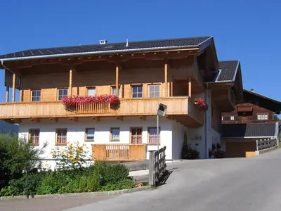 Das Gebäude in dem sich the country house befindet