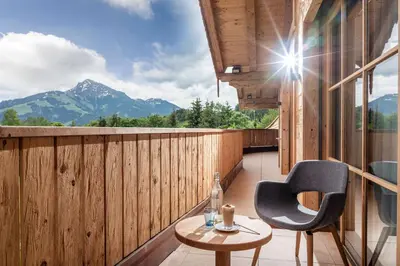 Ein allgemeiner Bergblick oder ein Berglick von des Hotels aus