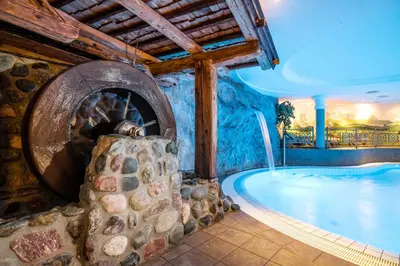 Der Swimmingpool an oder in der Nähe von Wellnessresort Seiwald **** Superior