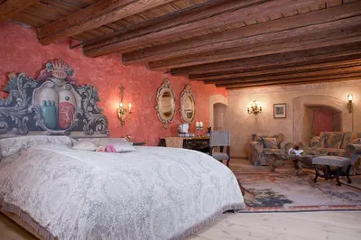 Ein Bett oder Betten in einem Zimmer der Unterkunft Schloss Matzen