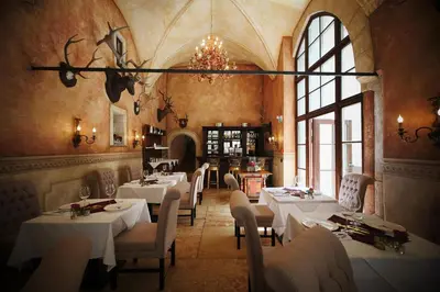 Ein Sitzbereich in der Unterkunft Schloss Matzen