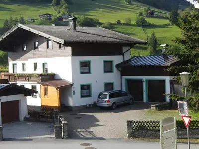 Das Gebäude in dem sich das Privatzimmer befindet