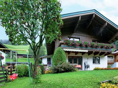 Ein Garten an der Unterkunft Apartment in Viehhofen near Ski Lifts