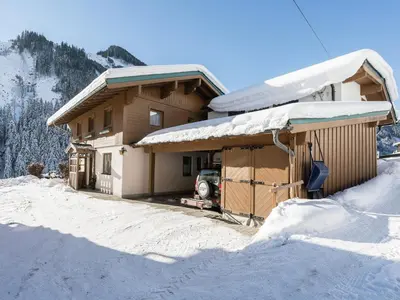 Apartment in Viehhofen near Ski Lifts im Winter