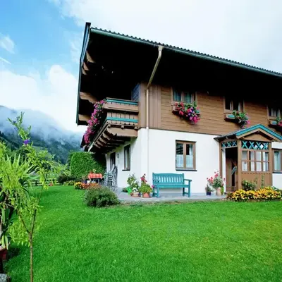 Apartment in Viehhofen near Ski Lifts