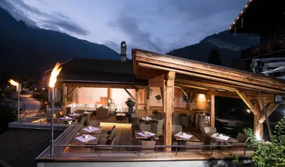 Ein allgemeiner Bergblick oder ein Berglick von des Hotels aus