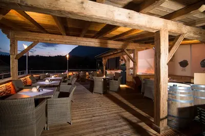 Ein allgemeiner Bergblick oder ein Berglick von des Hotels aus