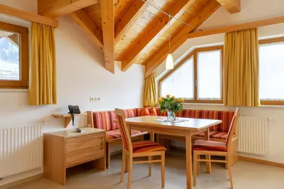 Ein Sitzbereich in der Unterkunft Hotel Theresia