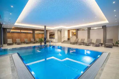 Der Swimmingpool an oder in der Nähe von Hotel Elisabeth