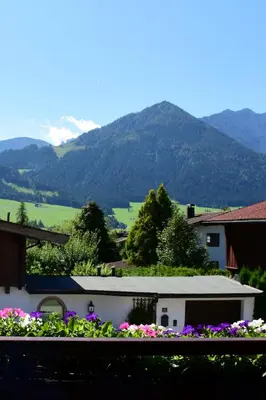 Ein allgemeiner Bergblick oder ein Berglick von der Ferienwohnung aus