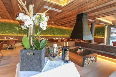 Ein Sitzbereich in der Unterkunft Hotel Edelweiss