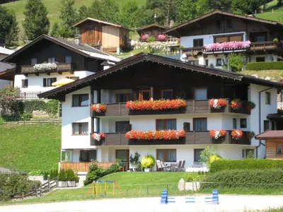 Das Gebäude in dem sich die Ferienwohnung befindet