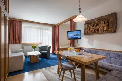 Ein Sitzbereich in der Unterkunft Appartements Bachler