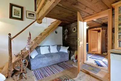Ein Sitzbereich in der Unterkunft Apartment Landhaus Mühlau in Tirol