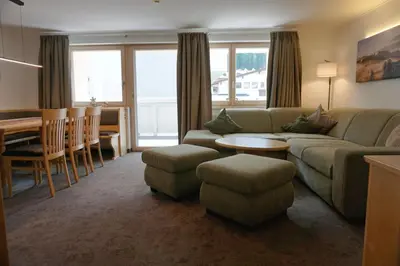 Ein Sitzbereich in der Unterkunft Appartements Bergsonne