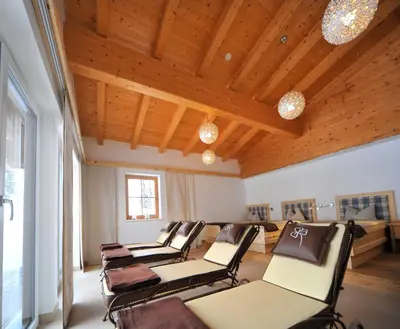 Ein Sitzbereich in der Unterkunft Hotel Kitzspitz