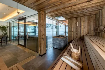 Ein Sitzbereich in der Unterkunft Hotel Kitzspitz