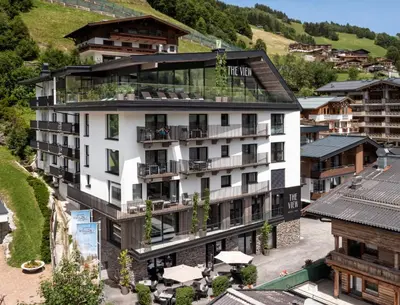 Ein allgemeiner Bergblick oder ein Berglick von des Hotels aus