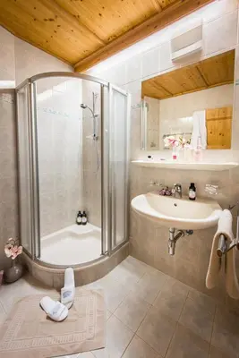Ein Badezimmer in der Unterkunft Appartementhaus Alpenrose