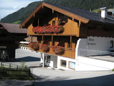 Ein allgemeiner Bergblick oder ein Berglick von der Pension aus