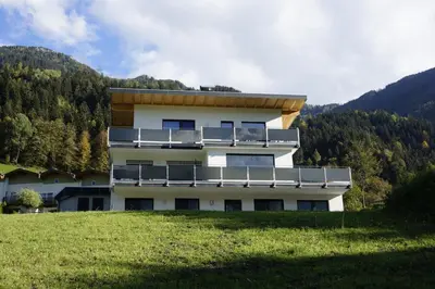Ein allgemeiner Bergblick oder ein Berglick von der Ferienwohnung aus