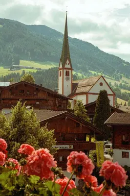 Ein allgemeiner Bergblick oder ein Berglick von des Hotels aus