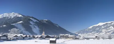 Ein allgemeiner Bergblick oder ein Berglick von der Ferienwohnung aus
