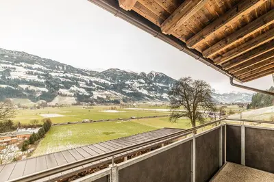 Ein allgemeiner Bergblick oder ein Berglick von der Ferienwohnung aus