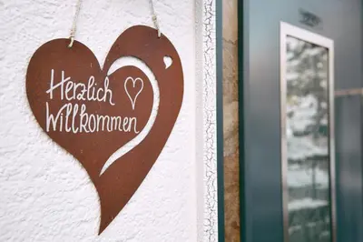 Ein Zertifikat, Auszeichnung, Logo oder anderes Dokument, das in der Unterkunft Pension Vier Jahreszeiten ausgestellt ist