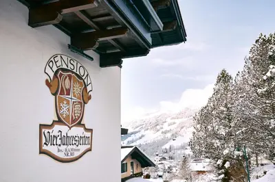 Ein allgemeiner Bergblick oder ein Berglick von des Bed & Breakfasts aus
