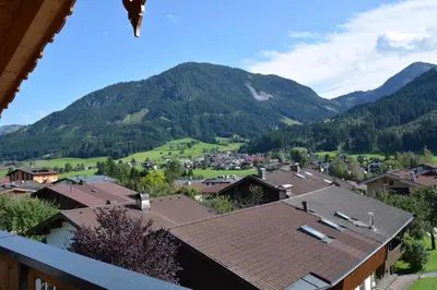Ein allgemeiner Bergblick oder ein Berglick von der Ferienwohnung aus