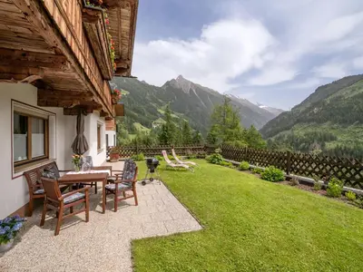 Ein allgemeiner Bergblick oder ein Berglick von der Ferienwohnung aus
