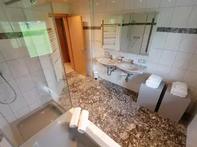Ein Badezimmer in der Unterkunft Ferienwohnungen Strass im Zillertal