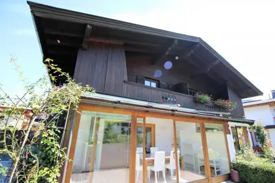 Das Gebäude in dem sich das Chalet befindet