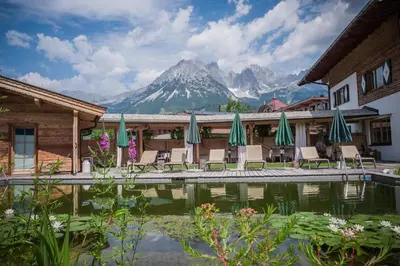 Ein allgemeiner Bergblick oder ein Berglick von des Bed & Breakfasts aus