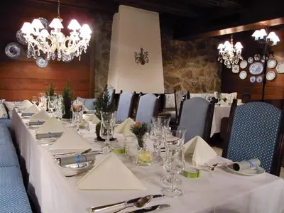 Ein Restaurant oder anderes Speiselokal in der Unterkunft Schloss Münichau