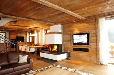Ein Sitzbereich in der Unterkunft Maierl-Alm & Maierl-Chalets