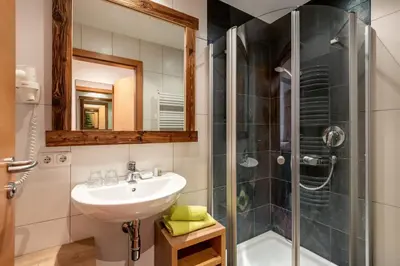 Ein Badezimmer in der Unterkunft Hotel Apart Garni Heisenhof