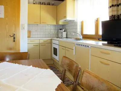 Küche/Küchenzeile in der Unterkunft Apartment Schusterhäusl-3 by Interhome