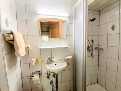 Ein Badezimmer in der Unterkunft Apartment Schusterhäusl-3 by Interhome